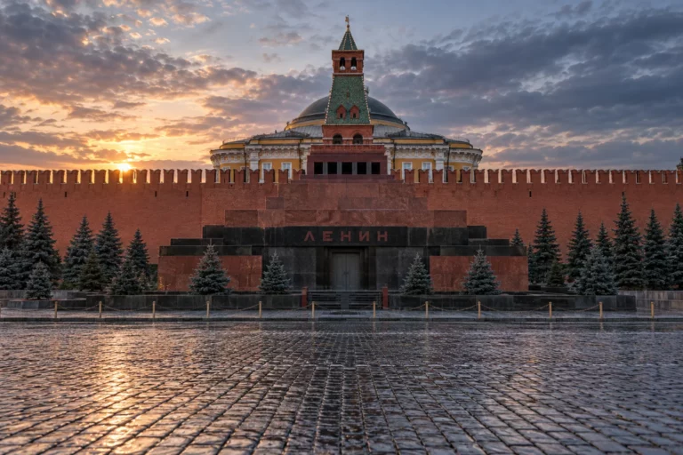 Экскурсия «Тайны Кремля» с посещением Мавзолея Ленина