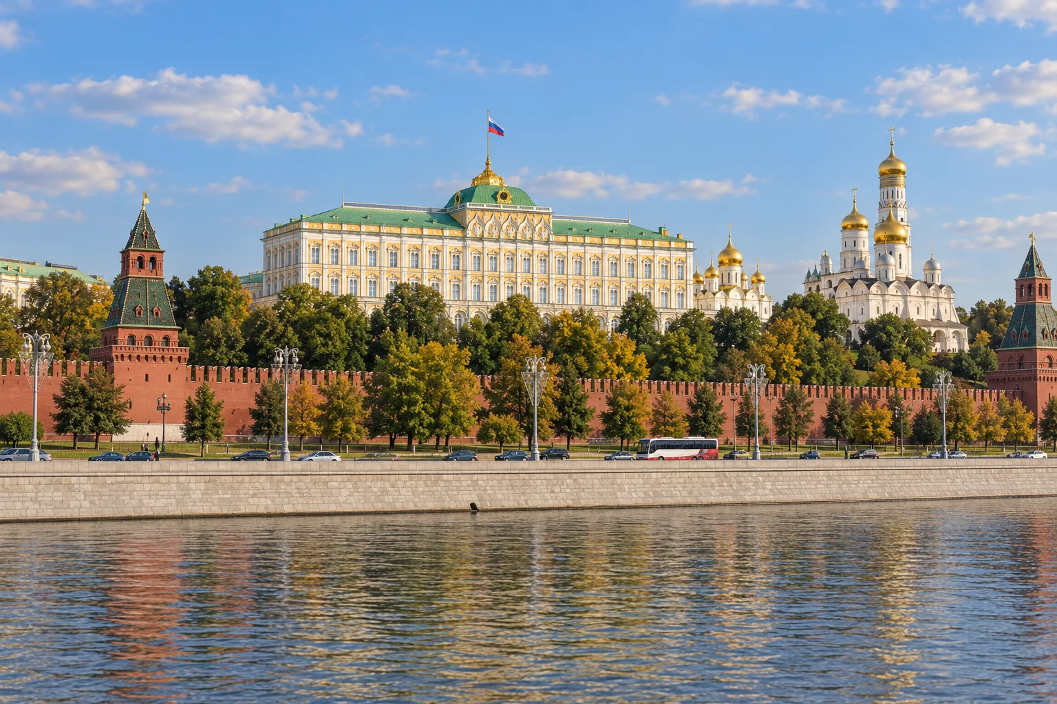 Автобусная обзорная экскурсия по Москве за 4 часа: Красная площадь и главные виды